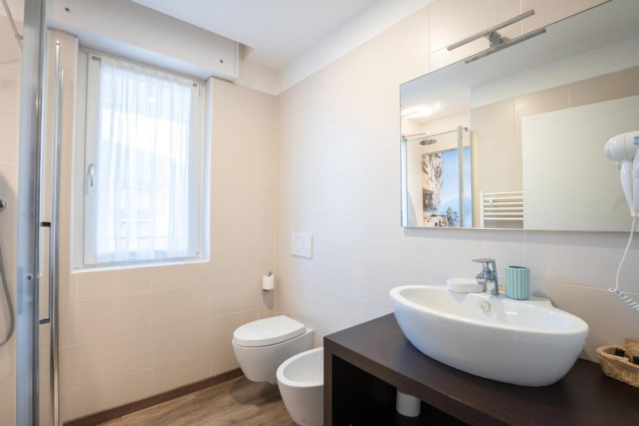 Hotel Rolly Riva del Garda Luaran gambar