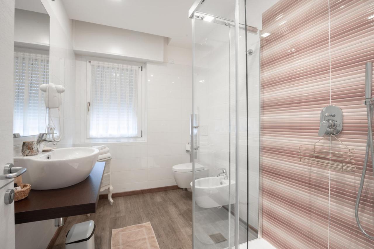 Hotel Rolly Riva del Garda Luaran gambar