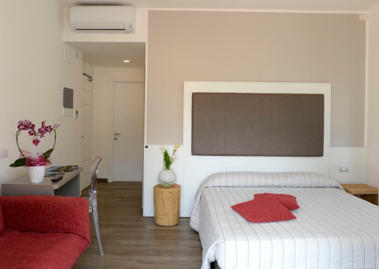 Hotel Rolly Riva del Garda Luaran gambar