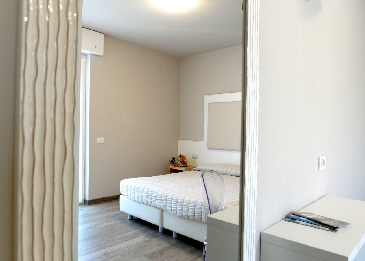 Hotel Rolly Riva del Garda Luaran gambar